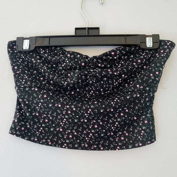 Tilly's Tops - 𝅺NEW Tilly's Floral Strapless Crop Top M